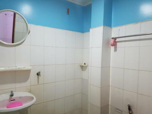 Hostal Shwe Wutyee Guest House-burmese Only