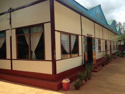 Golden Cave Hotel
