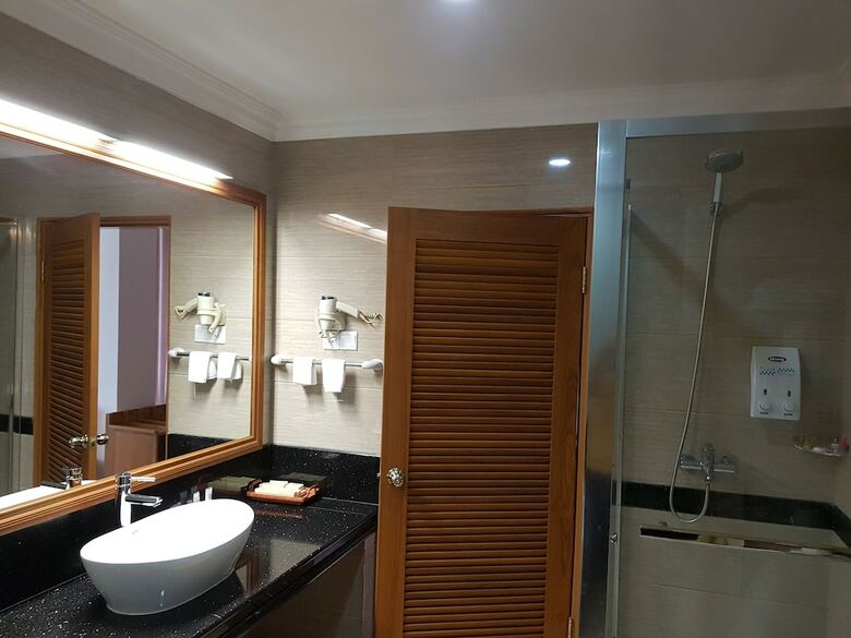 Oattara Thiri Hotel