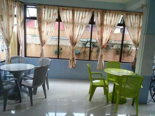 Penguin Hotel Kawthaung