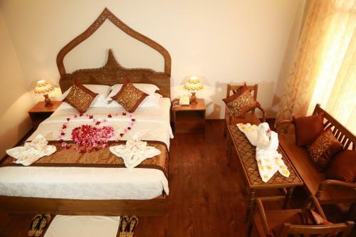 Gracious Bagan Hotel