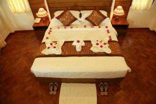 Gracious Bagan Hotel