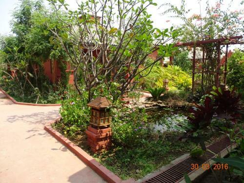 Gracious Bagan Hotel