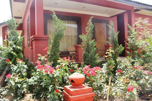Gracious Bagan Hotel
