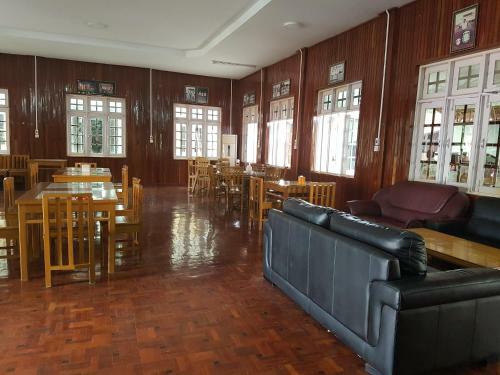 Nyein Thiri Hotel - Burmese Only