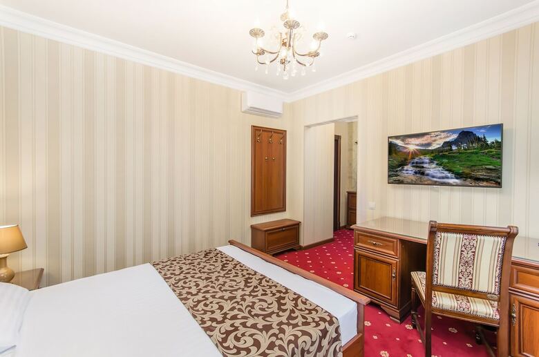 Park Lane Hotel