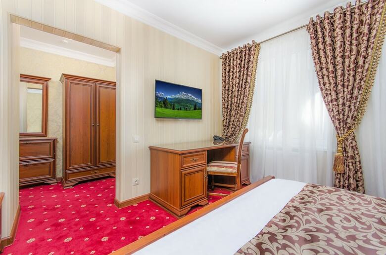 Park Lane Hotel