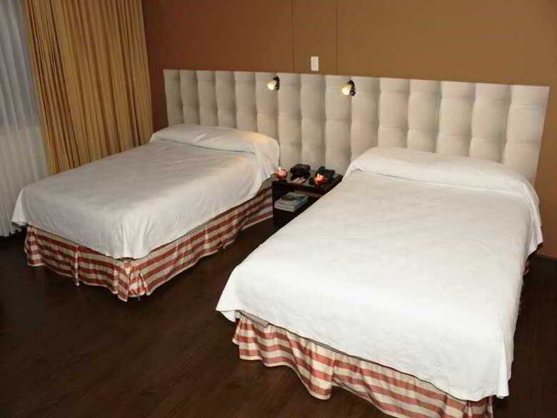 Hotel Hunza Y Centro De Convenciones