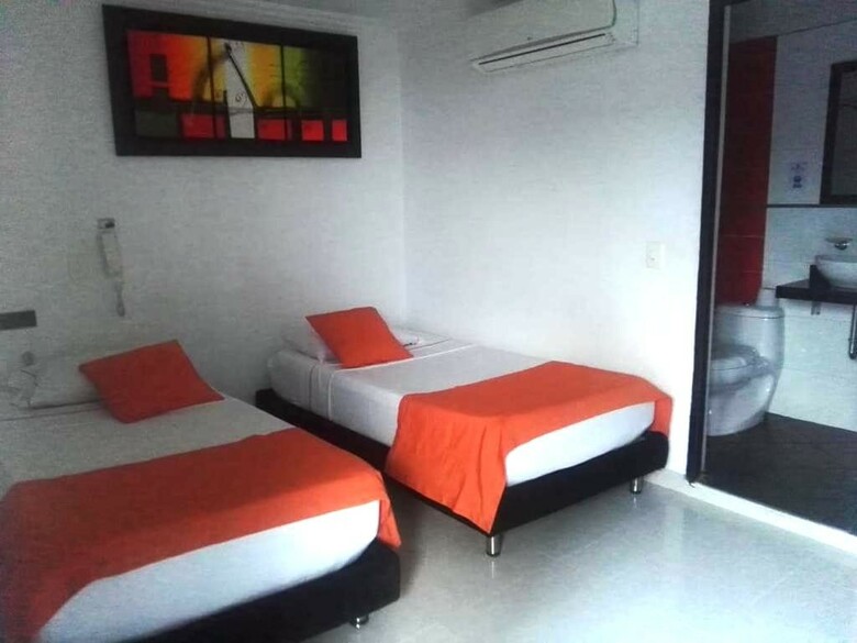 Confort Plaza Hotel