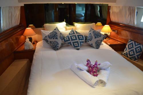 Ocean Breeze Voyager Yacht