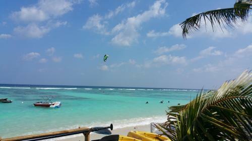 Hostal G 10 Beach Inn
