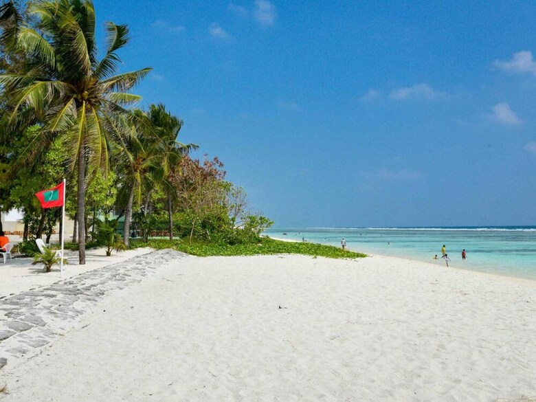 Hostal Coconut Tree Hulhuvilla Beach