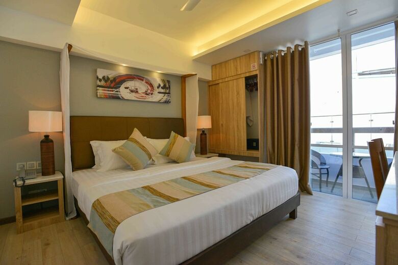 Hostal Coconut Tree Hulhuvilla Beach