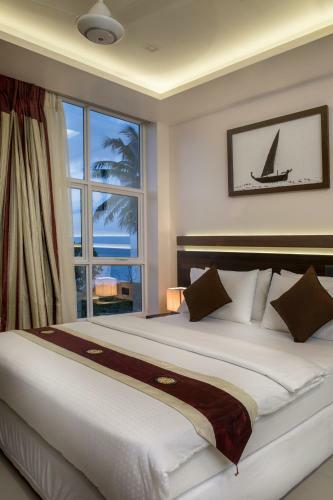 Hostal The White Harp Beach Hotel