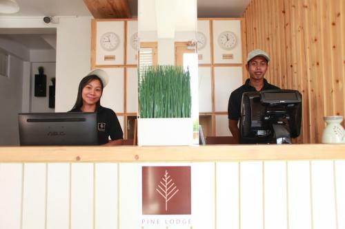 Hostal Pine Lodge