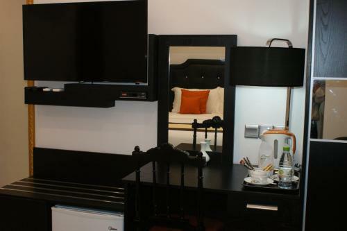 Hostal Rivethi Beach Hotel