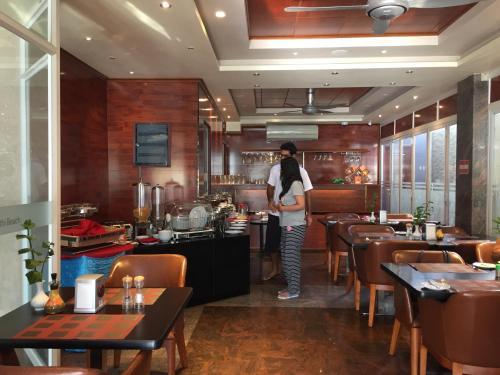 Hostal Rivethi Beach Hotel