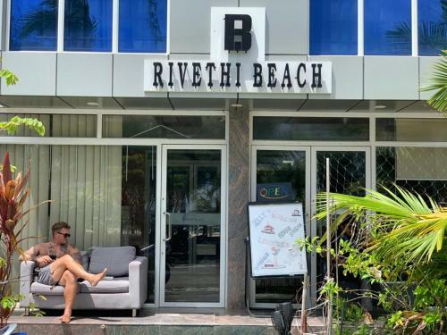 Hostal Rivethi Beach Hotel