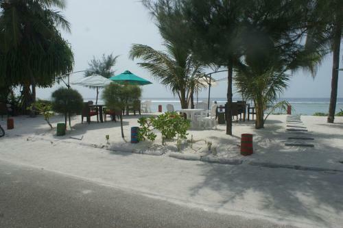 Hostal Rivethi Beach Hotel