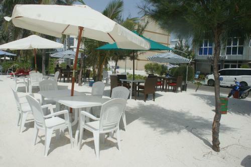 Hostal Rivethi Beach Hotel