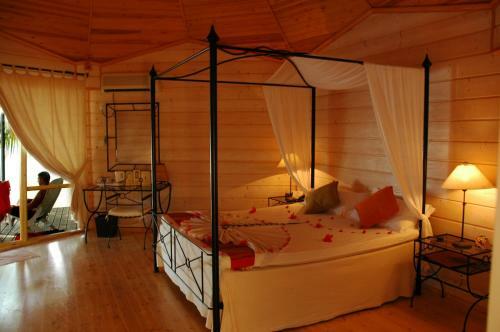 Hotel Kuredu Island Resort & Spa