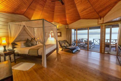 Hotel Komandoo Island Resort & Spa