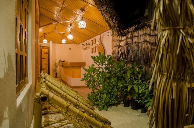 Hostal Rasdhoo Atoll Residence