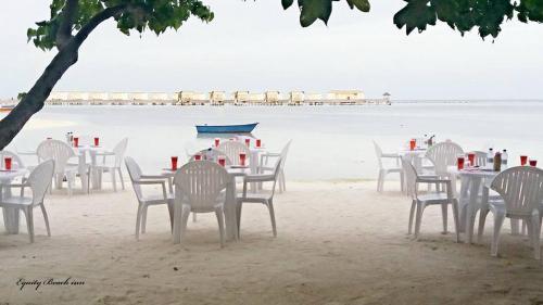 Hostal Equity Beach Holiday Bungalow