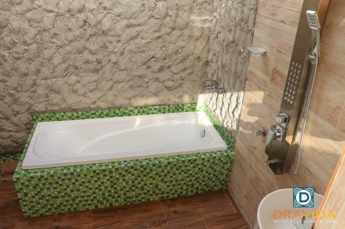 Dravida Hotel