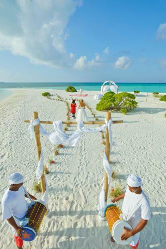 Hotel Holiday Island Resort