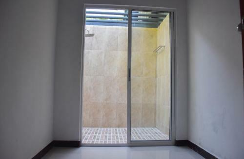 Hostal Equator Homestay