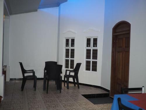 Hostal Equator Homestay