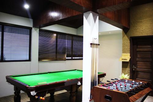 Hostal Beachwood Hotel And Spa At Maafushi