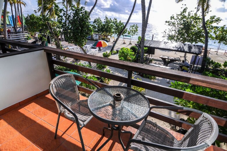 Hostal Salt Beach Hotel