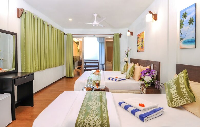 Hostal Salt Beach Hotel