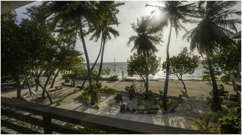 Hostal Salt Beach Hotel