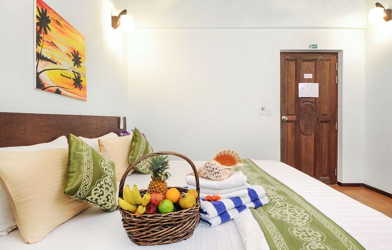 Hostal Salt Beach Hotel