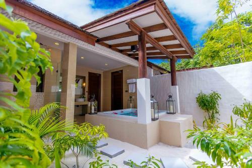 Hotel Hideaway Beach Resort & Spa