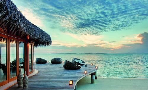Hotel Hideaway Beach Resort & Spa