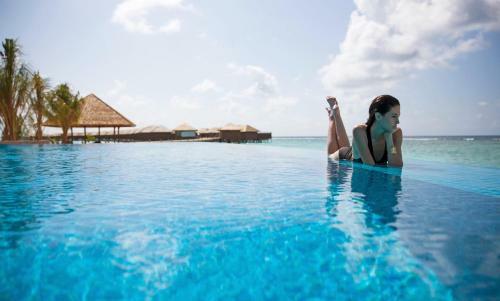 Hotel Hideaway Beach Resort & Spa