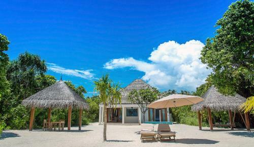 Hotel Hideaway Beach Resort & Spa