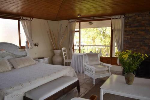 Hostal Miravalle Suites