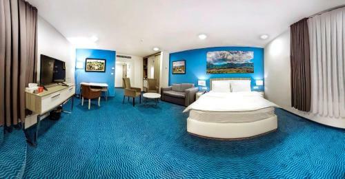 Central Hotel, Fitness And Spa