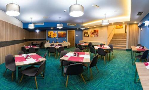 Central Hotel, Fitness And Spa