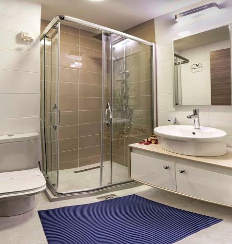 Central Hotel, Fitness And Spa