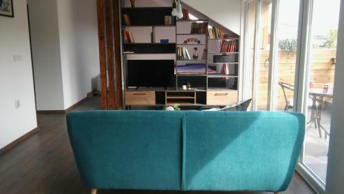 Rooftop Apartment Near Town Centre - Brand New
