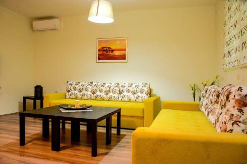 Hostal Romansa Apartments