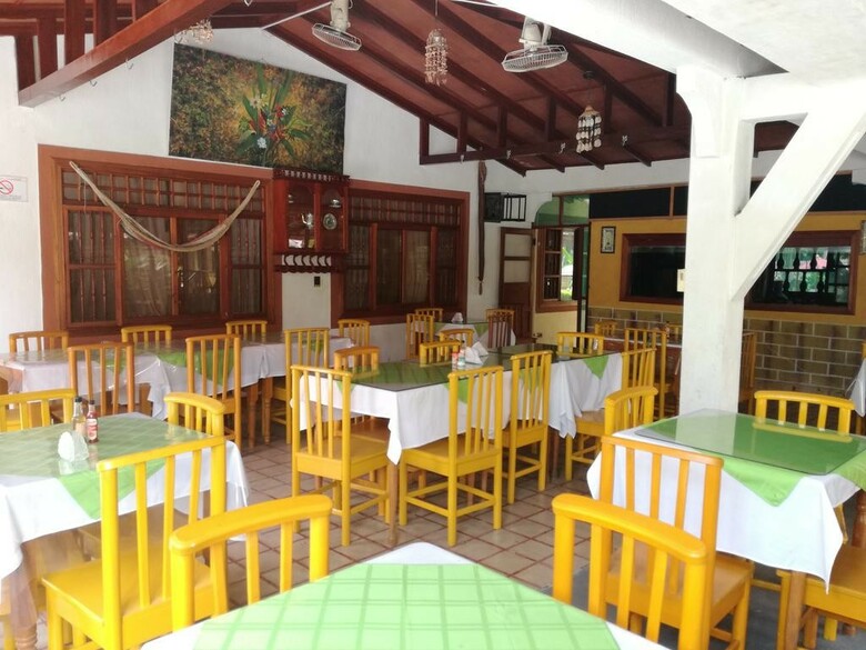 Hotel Caba�as Yakuruna