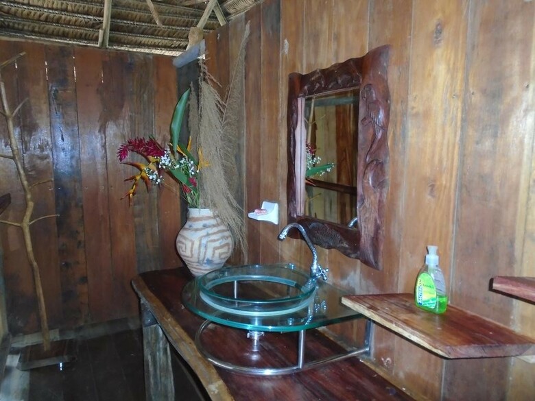 Hotel Caba�a Flotante Kurupira
