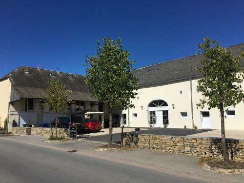 Four Oaks Bed & Breakfast Hotel